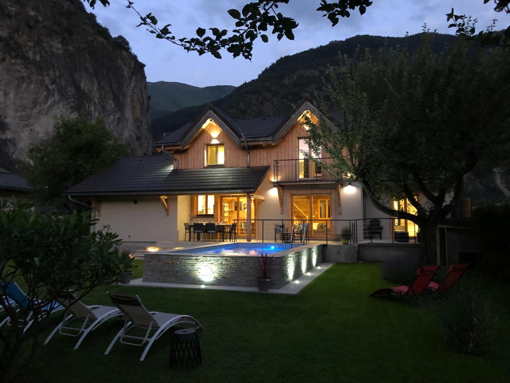 Chalet Barbara With Swimming Pool In The Heart Of Oisans Le Bourg-dʼOisans Exteriér fotografie